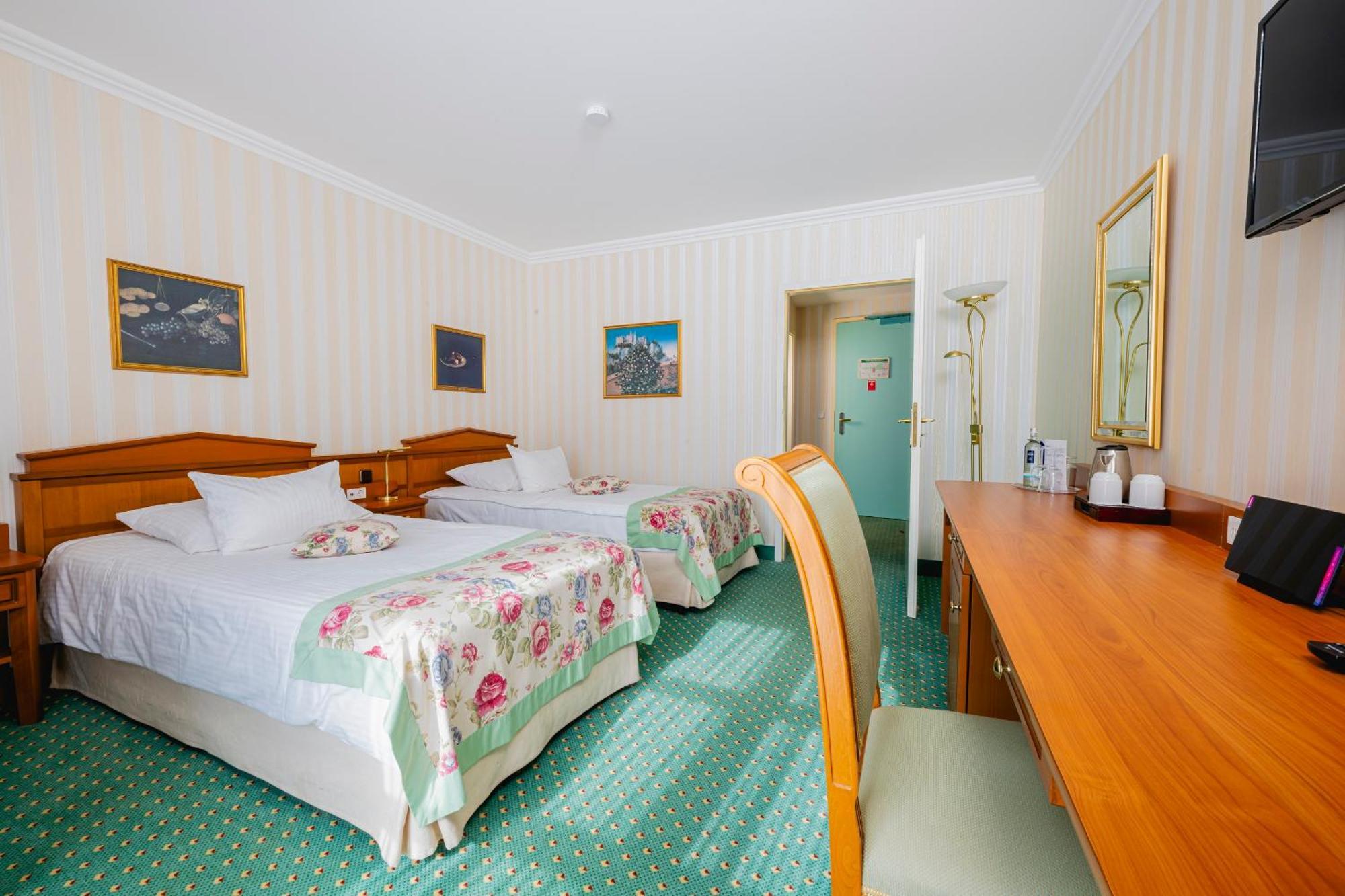Hotel Am Schlosspark Gotha Buitenkant foto