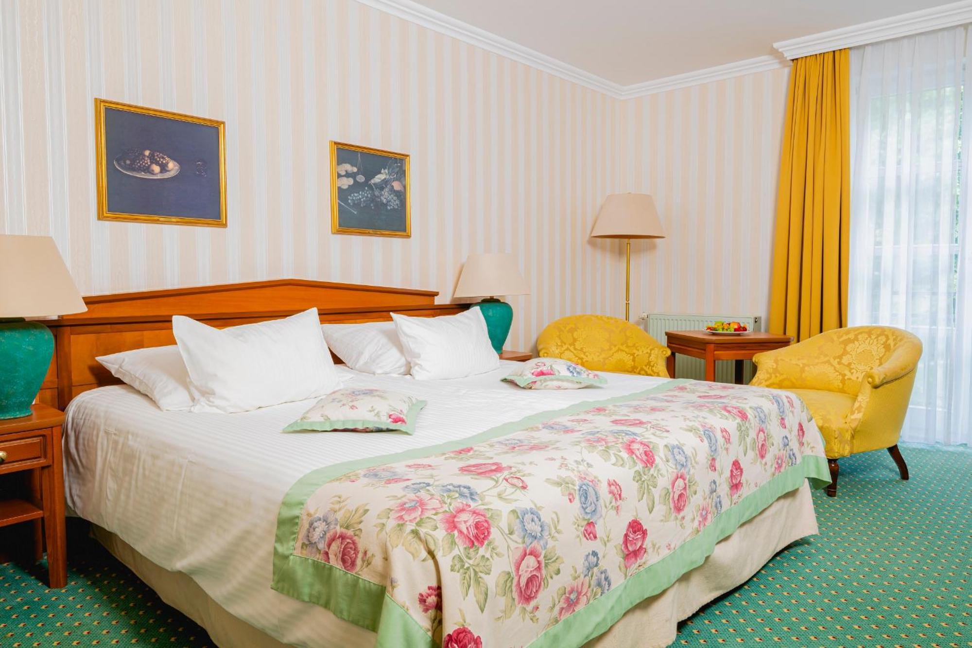 Hotel Am Schlosspark Gotha Buitenkant foto