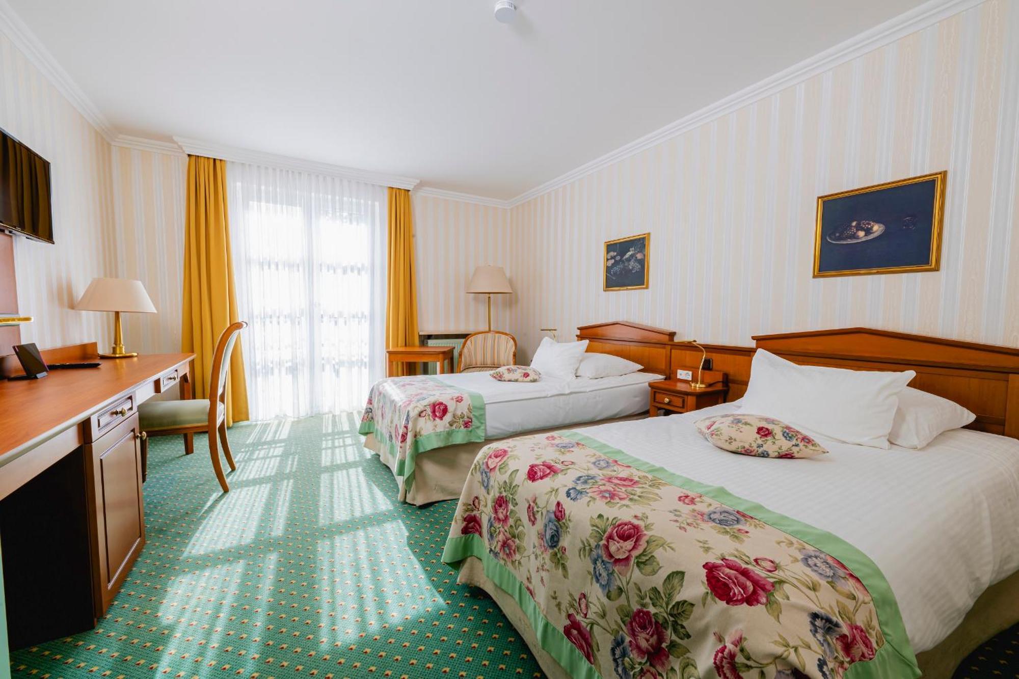 Hotel Am Schlosspark Gotha Buitenkant foto